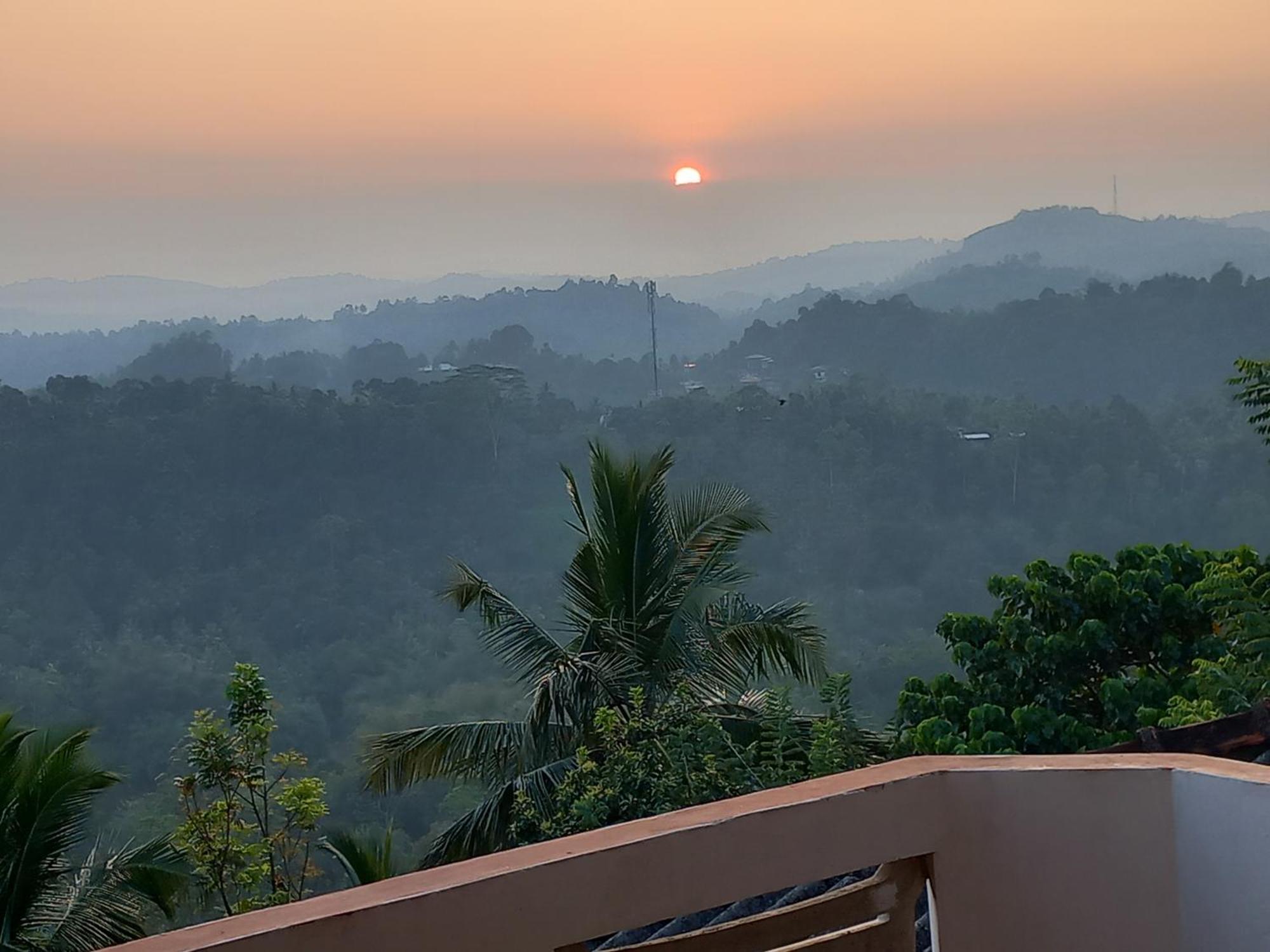 Mountain Bliss Villa Peradeniya Ngoại thất bức ảnh